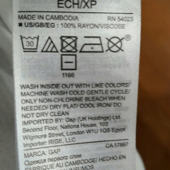 Gap white flutter sleeve top size XS - Picture 5 of 5